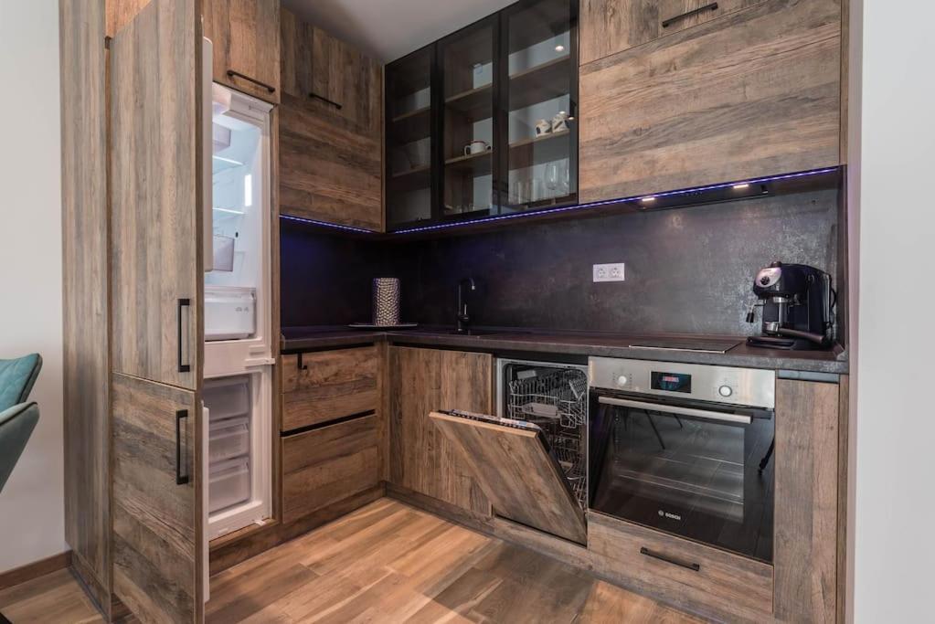 Apartment Azur Deluxe Saints Constantine and Helena
